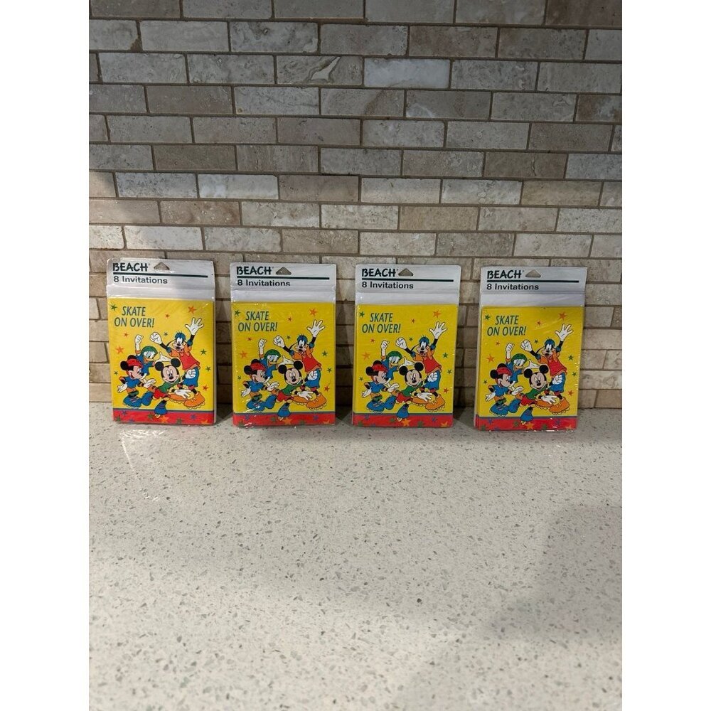New Roller Skate On Over Mickey Minnie And Friends Beach Invitations - Lot Of 4